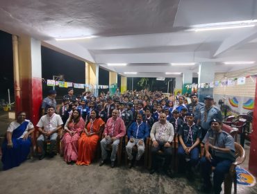 माननीय अतिथियों के साथ