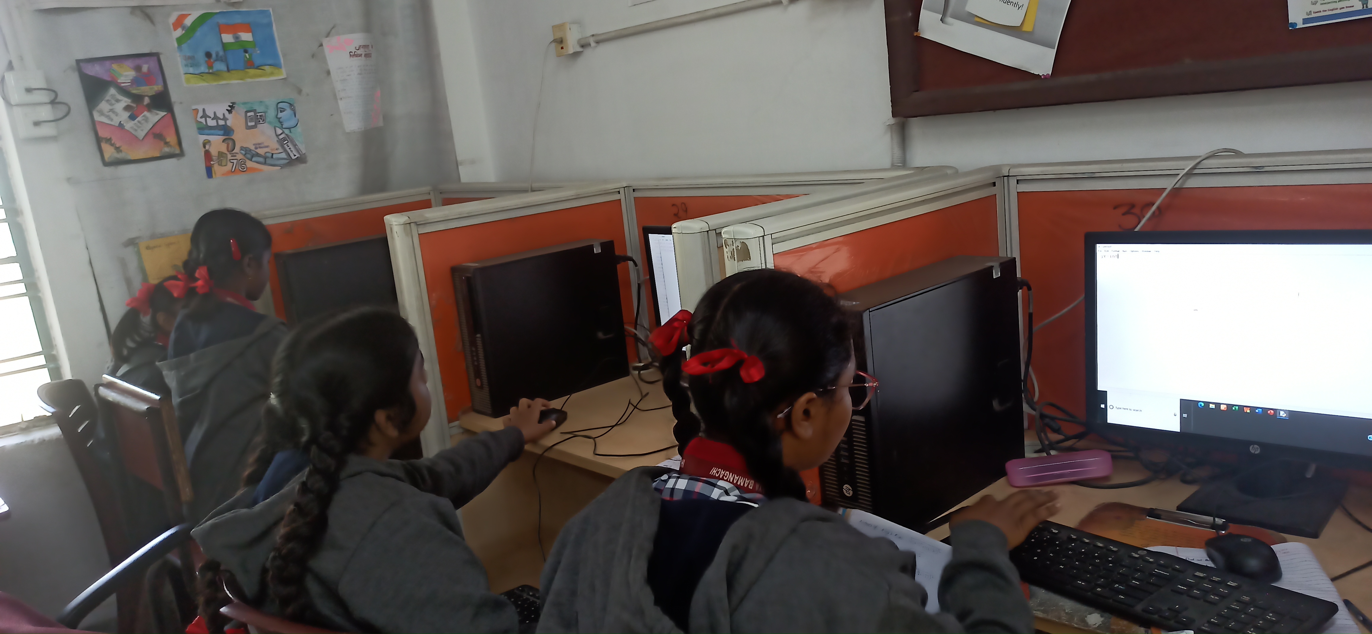 आईसीटी क्लासरूम