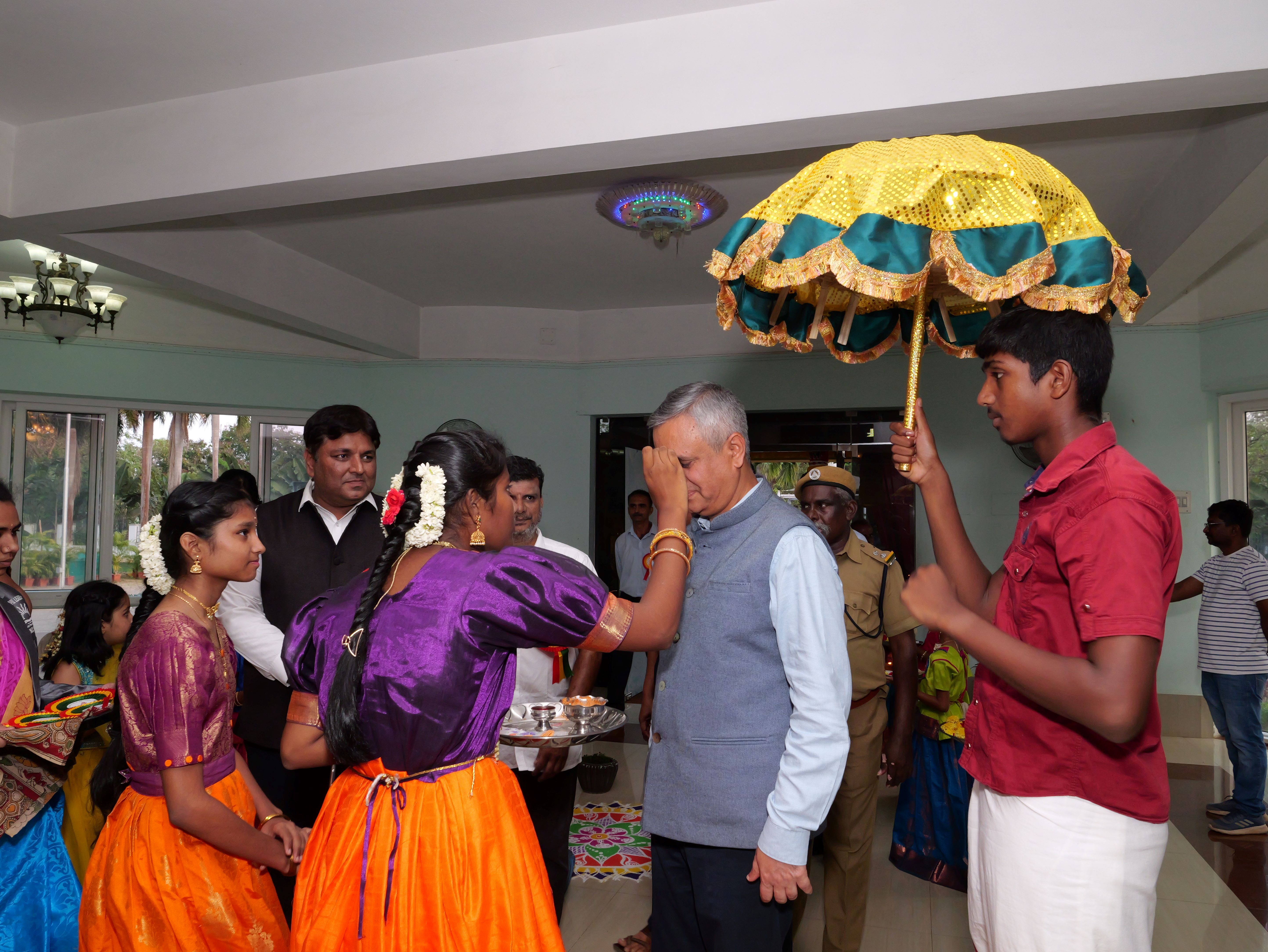 मुख्य अतिथि का स्वागत