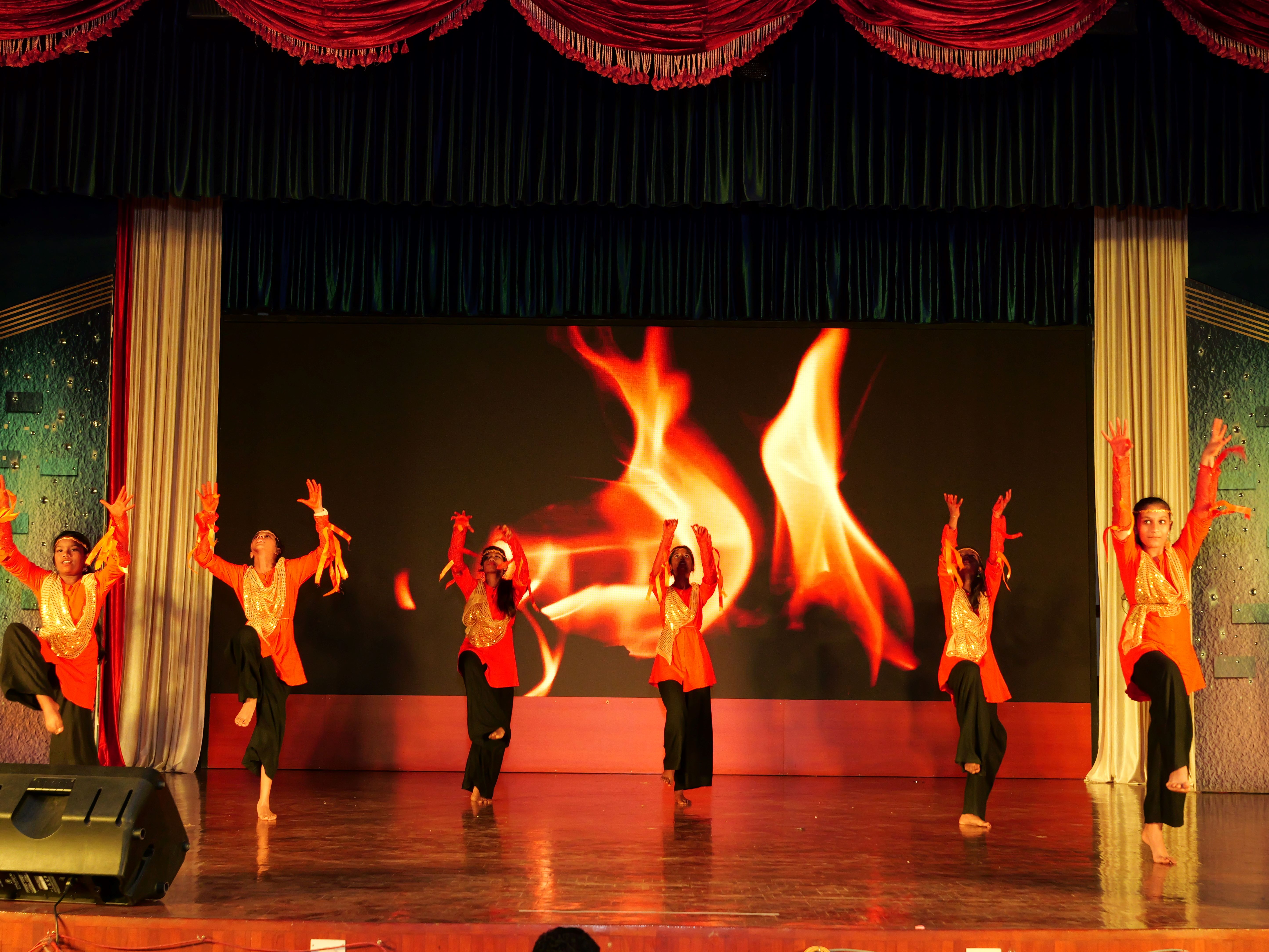 पांच तत्व नृत्य