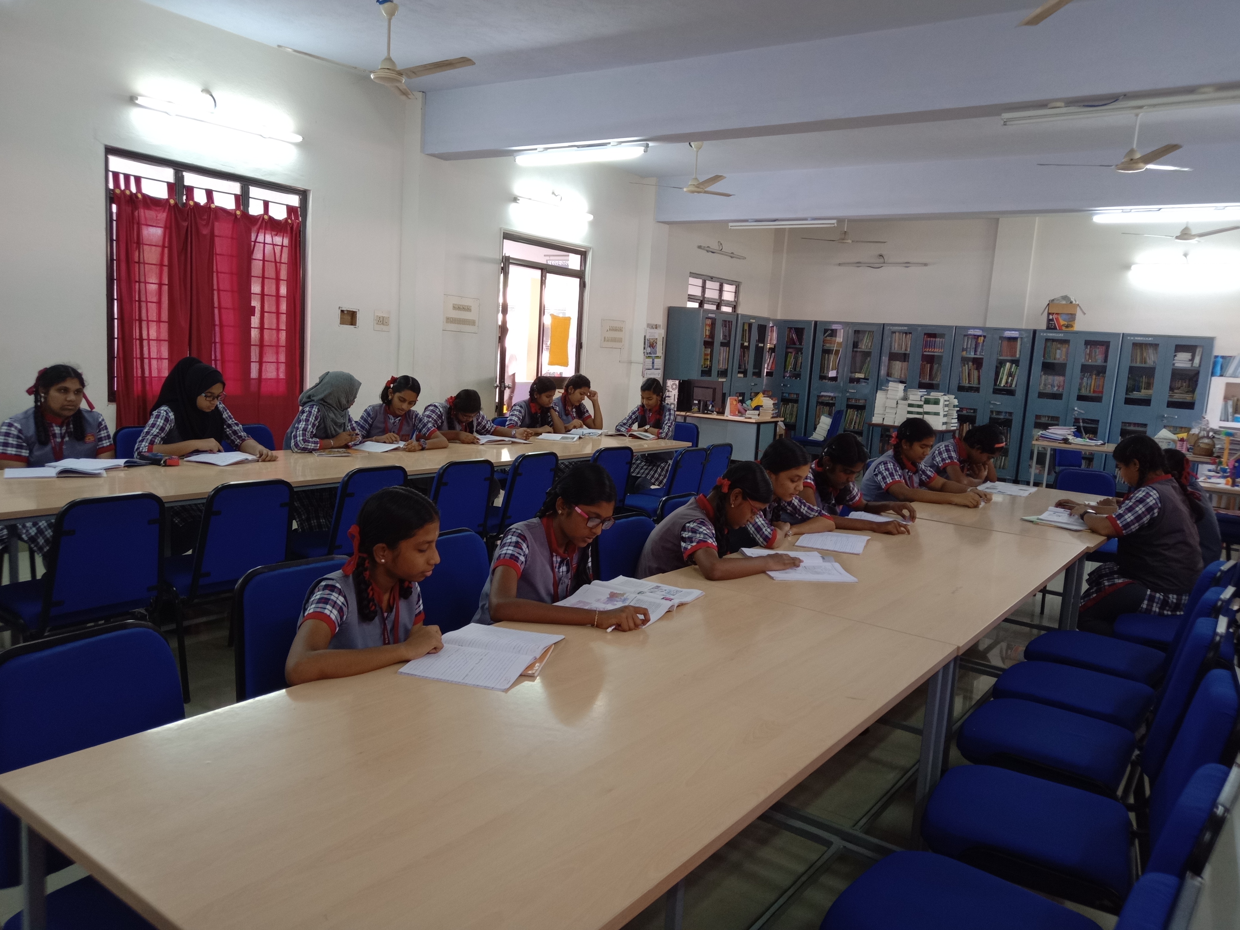 केवी एनएलसी पुस्तकालय