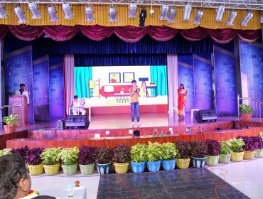 शैक्षिक विकल्पों पर नाटक