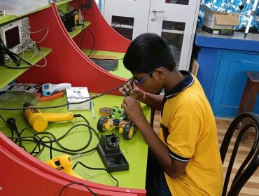 Robot Assembly at Atal Tinkering Lab