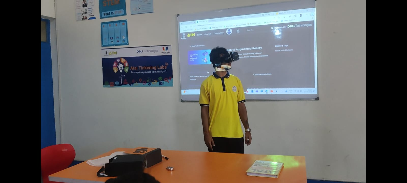 Virtual Reality activity in ATL Lab