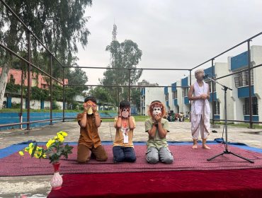 स्वच्छता ही सेवा प्ले