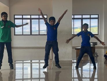 JUMPING JACKS