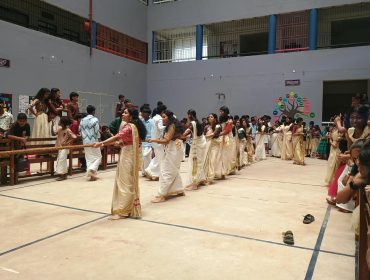 GIRLS TUG OF WAR