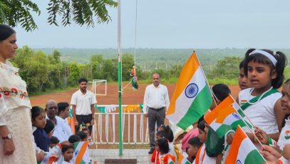 FLAG HOISTING2