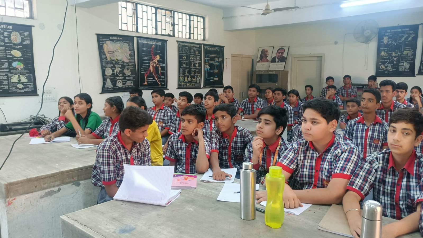 परियोजना प्रदर्शन