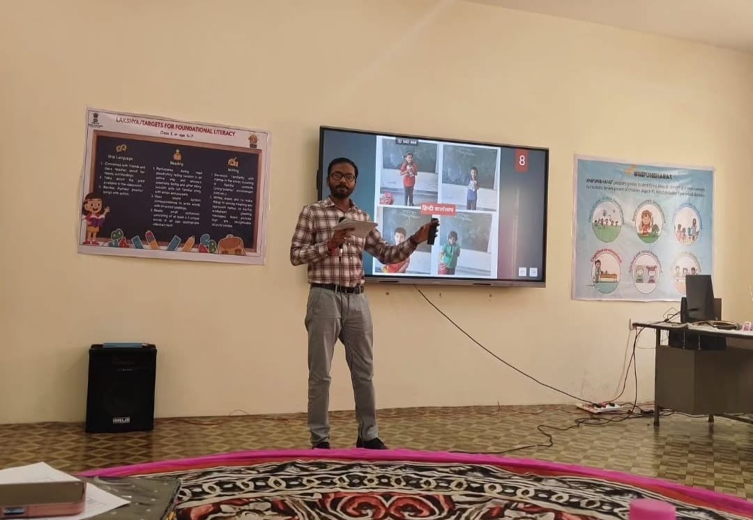 Teachers imparting training at Nipun Workshop