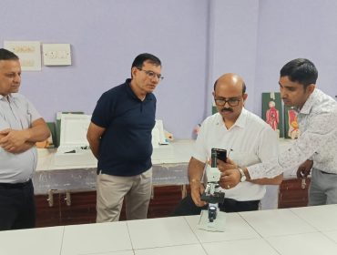 मुख्यालय का दौरा