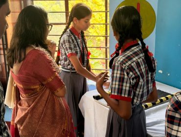 ए डी सी और डी सी का दौरा किया