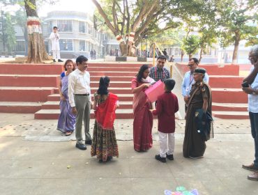 ए डी सी और डी सी का दौरा किया