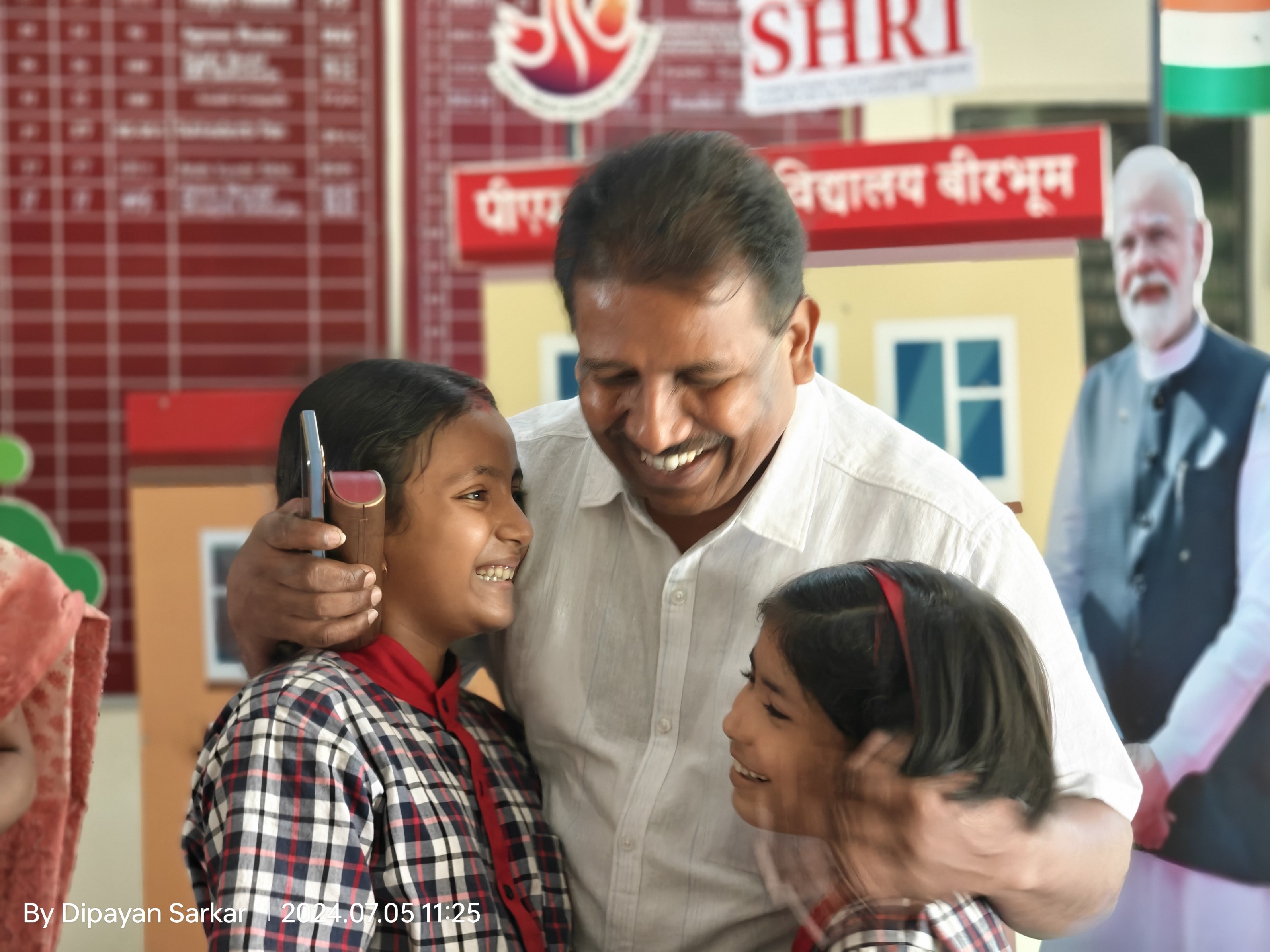 उपायुक्त महोदय का छात्रों ने किया स्वागत