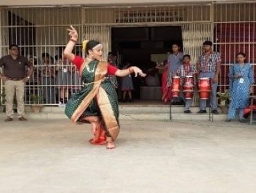 नृत्य