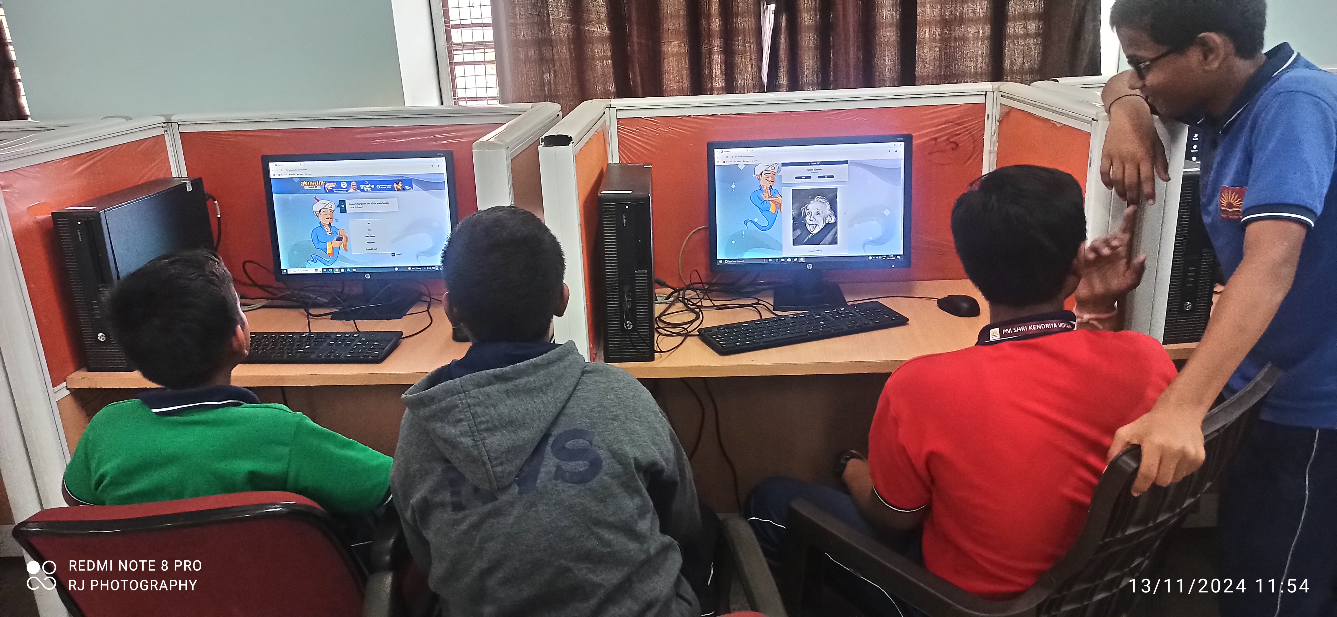 लैंग्वेज लैब