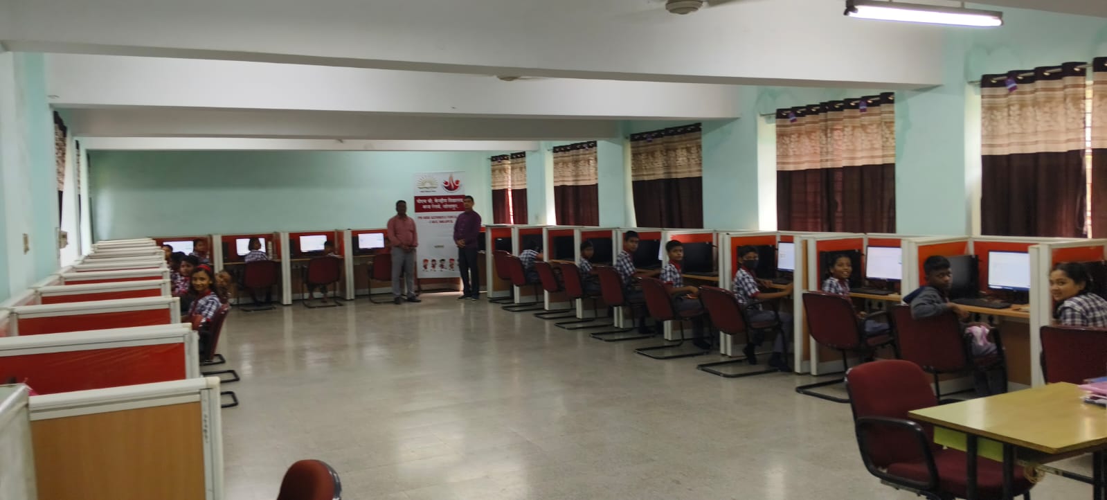 लैंग्वेज लैब