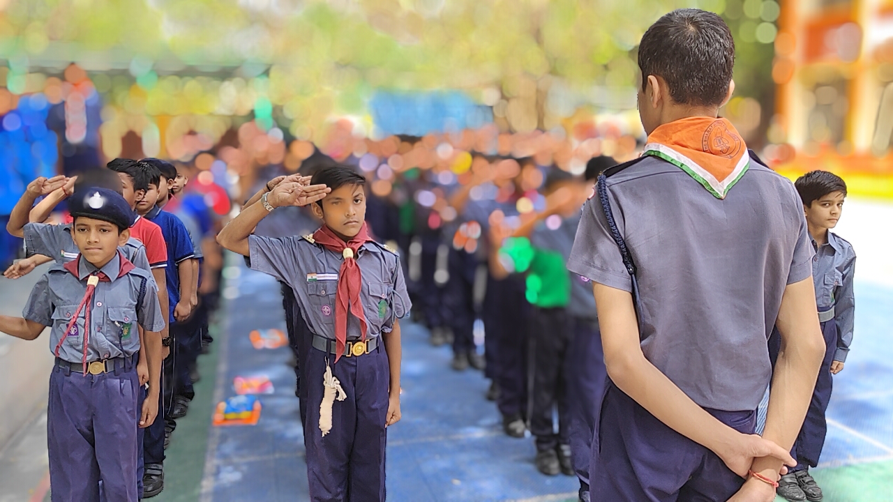 स्काउट एवं गाइड