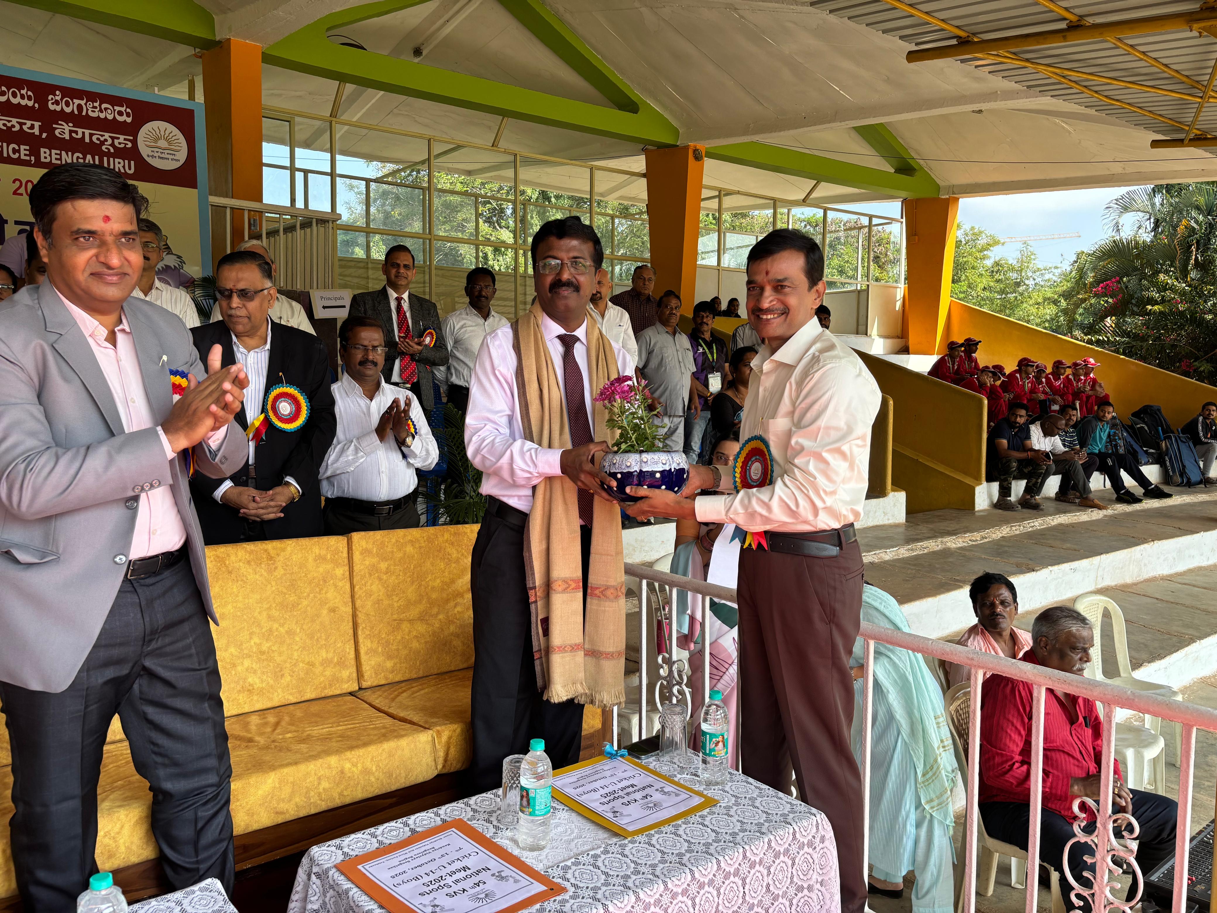 Honouring with flower pots