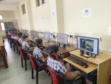 582534354_1591861541976527_4774039769587840454_n