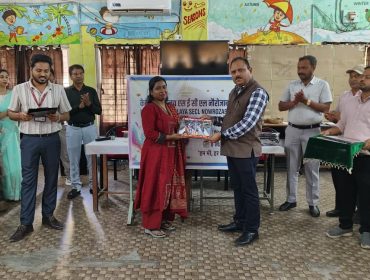 Womens Day Celebration welcome with gift