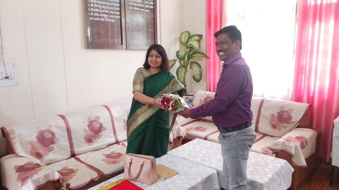 ए सी मैम विजिट