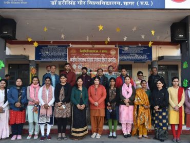 स्थापना दिवस केवि iv  स्टाफ