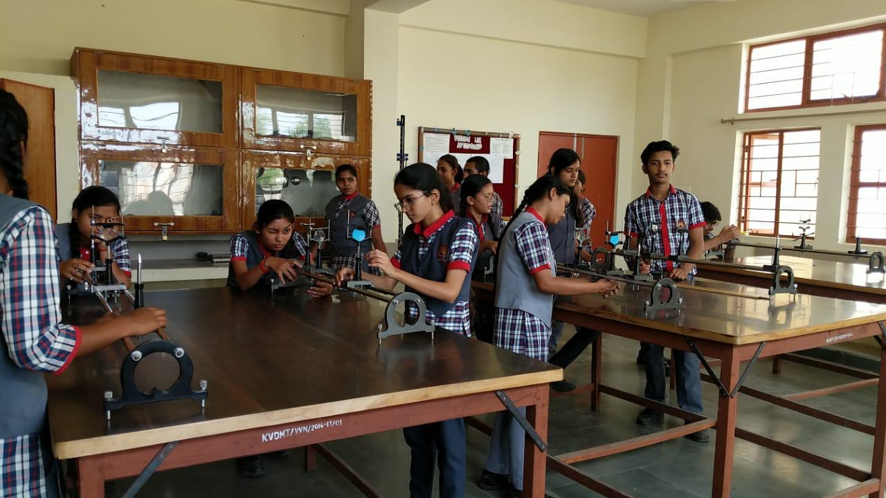 प्रयोगशाला गतिविधियाँ