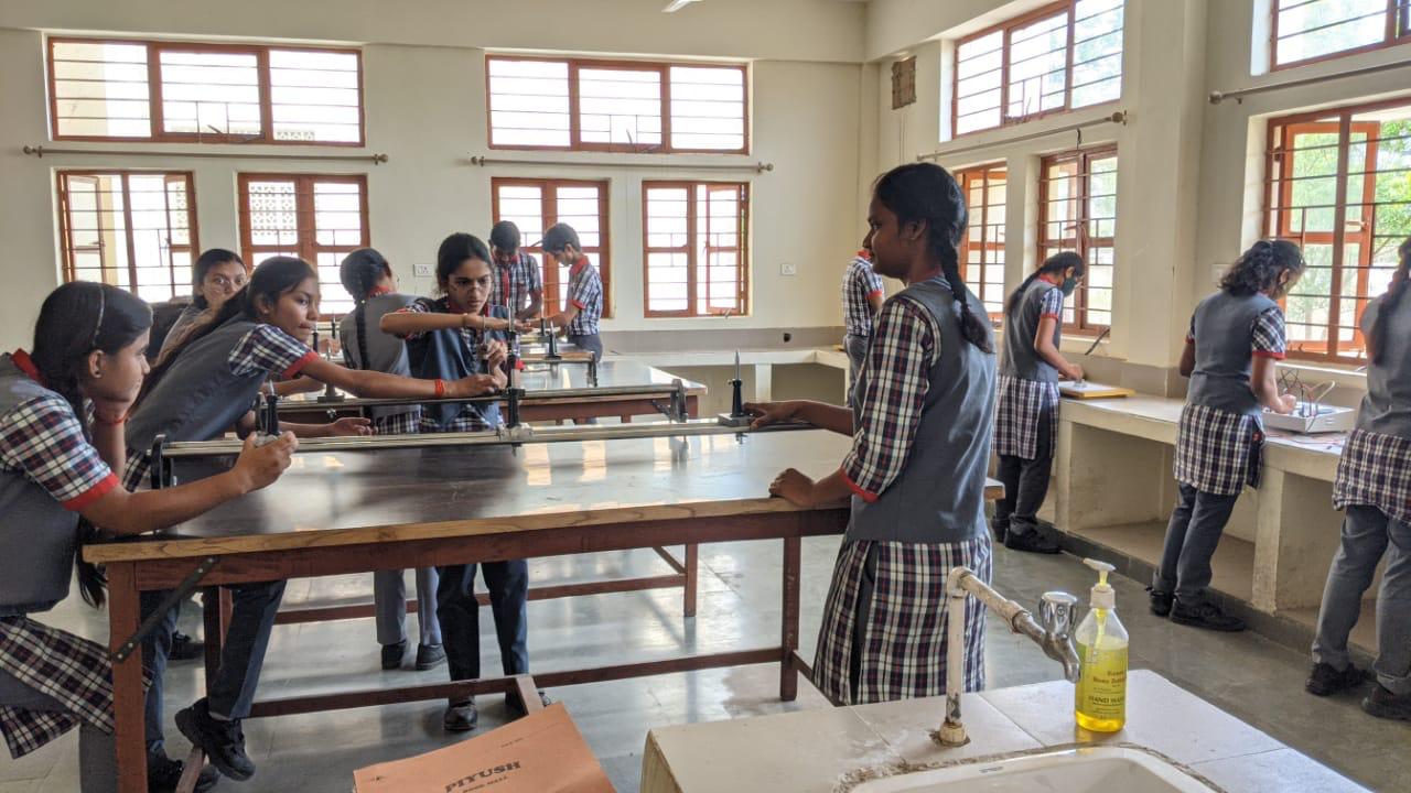 प्रयोगशाला गतिविधियाँ