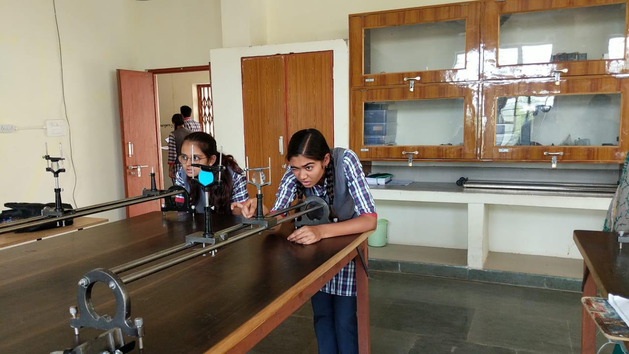 प्रयोगशाला गतिविधियाँ