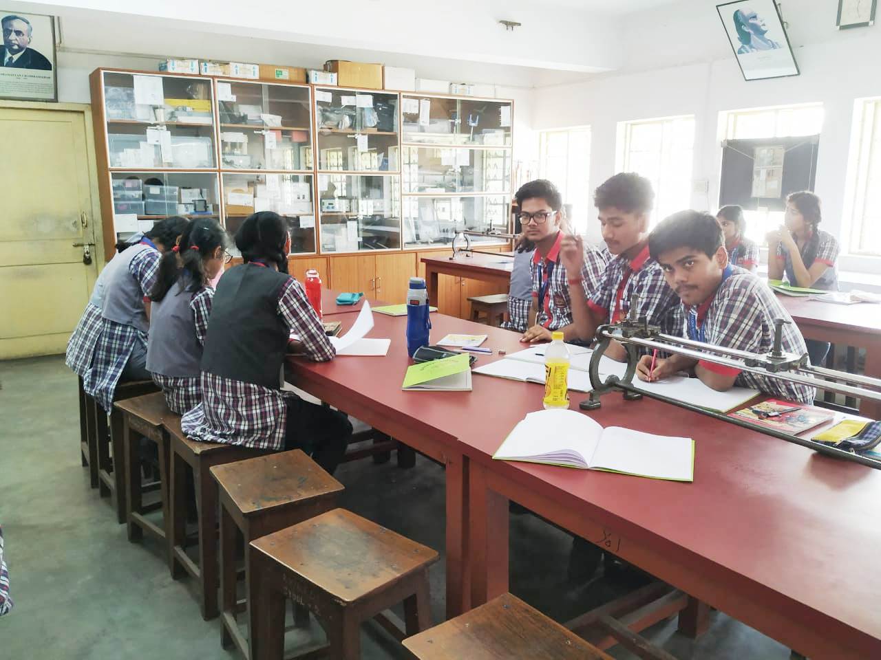 भौतिकी प्रयोगशाला