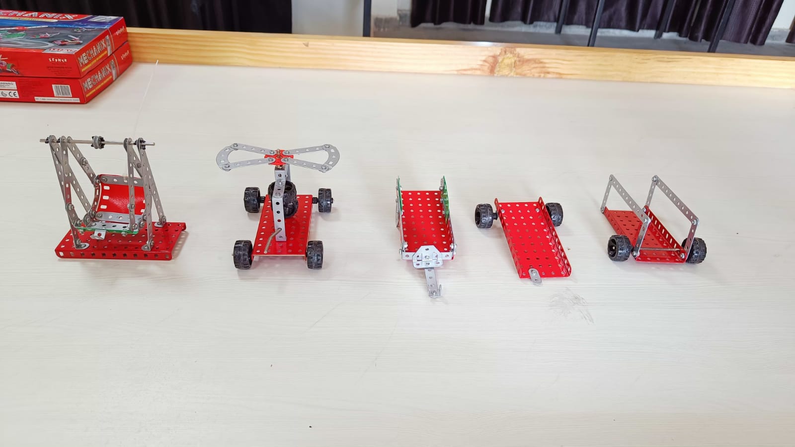 छात्रों द्वारा परियोजनाएं