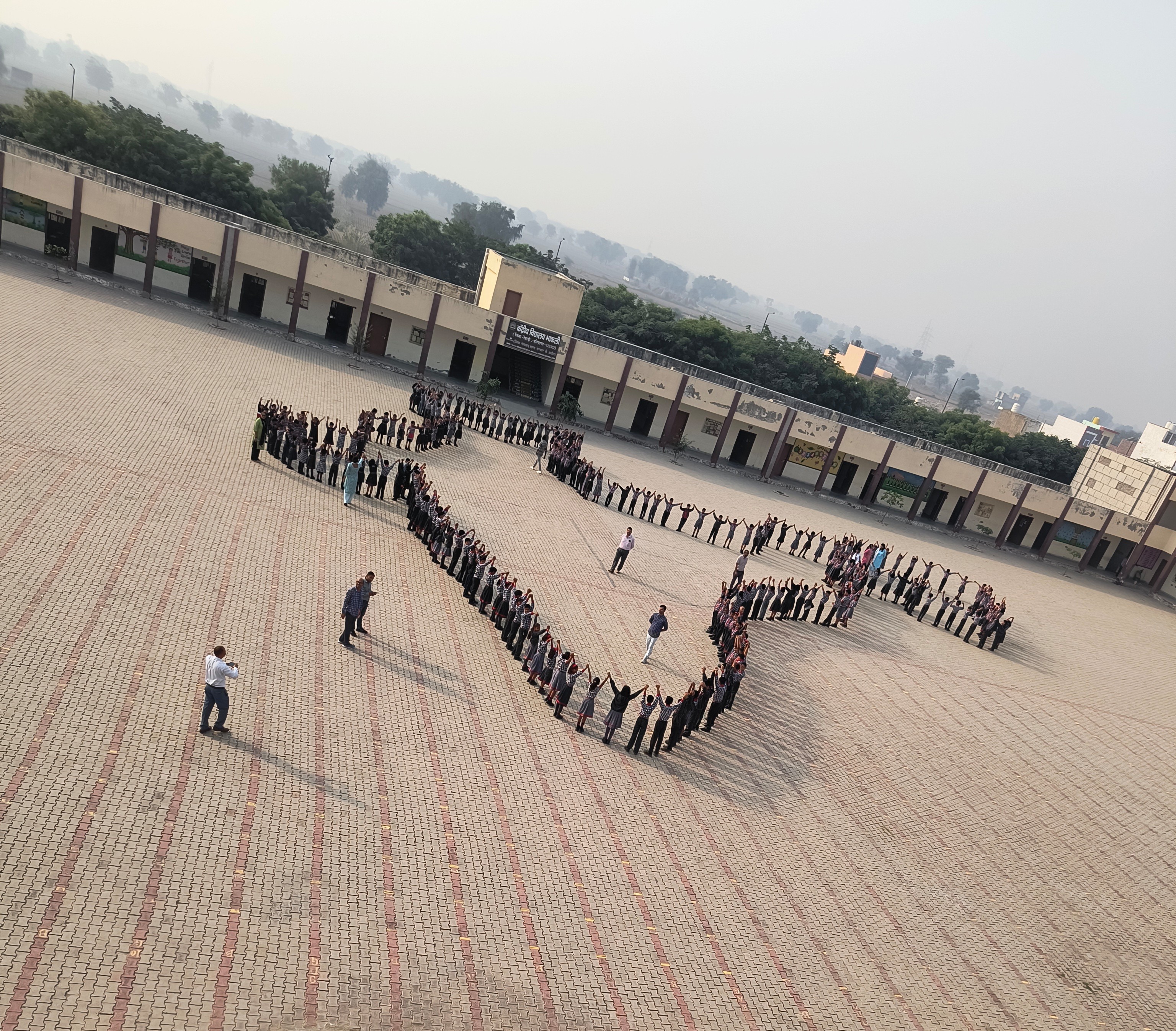 मानव श्रृंखला द्वारा भारत का मानचित्र