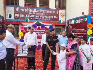 स्वतंत्रता दिवस पर मिष्ठान वितरण