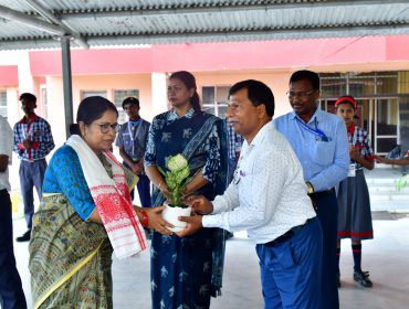 श्रीमती सुजाता मिश्रा एसी, केवीएस, आरओ, रांची का हरित स्वागत