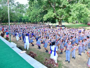 पैनल निरीक्षण के दौरान योगाभ्यास का प्रदर्शन