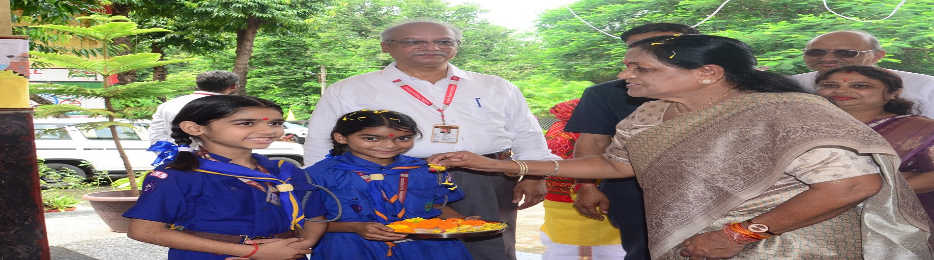 welcome of Mrs. Maya Naroliya ji by students