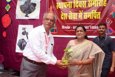 welcome of Mrs Maya Naroliya ji foundation day