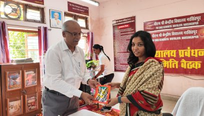 welcome of Mrs Sheetla Patle ji Collector narsinghur to VMC meeting 2025