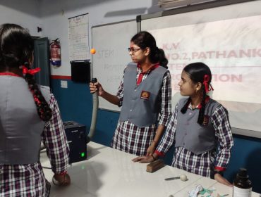 HAND O N ACTIVITY ON STEM