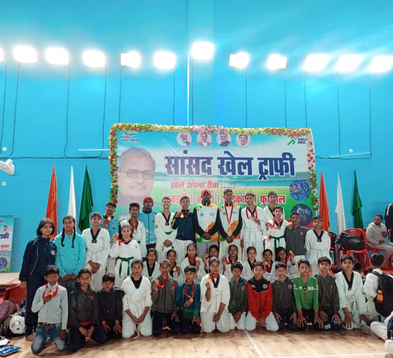 छात्रों द्वारा संसद ट्रॉफी