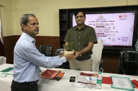 प्राचार्य द्वारा श्री हीरा लाल (सहायक आयुक्त) का स्वागत