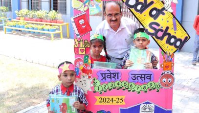 आदरणीय उपायुक्त जी सेल्फी-प्वाइंट पर