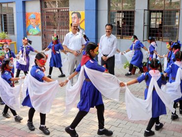 Welcome of Deputy Commissioner by Cub and Bulbul