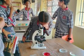 जीवविज्ञान प्रयोगशाला