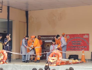 विद्यार्थी द्वारा प्रदर्शन
