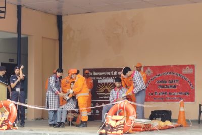 विद्यार्थी द्वारा प्रदर्शन