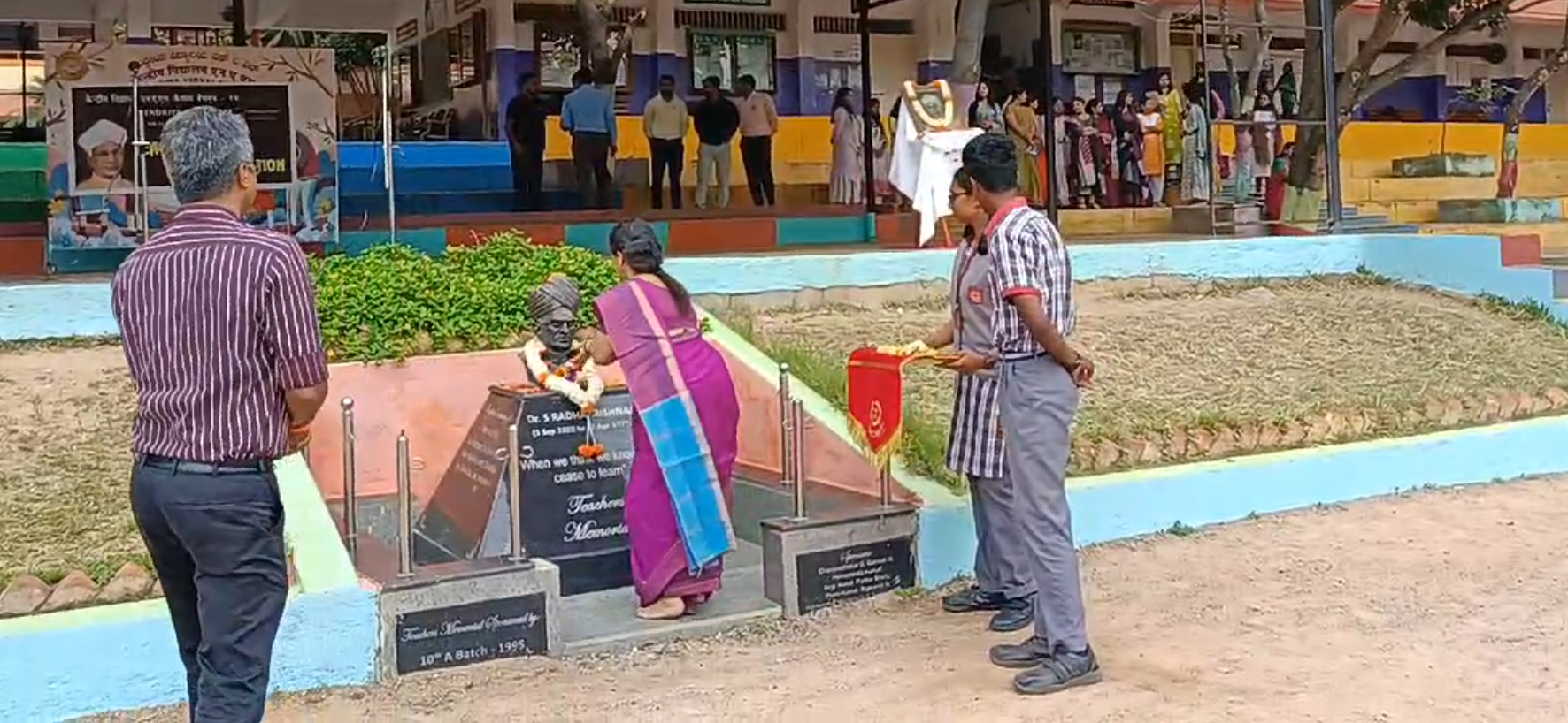 Paying Tribute to Sarvapalli Radhakrishnan on the occasion of Teachers Day