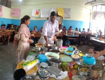 सामुदायिक दोपहर का भोजन