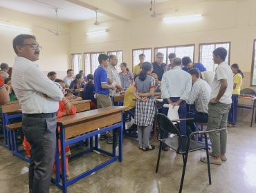 अभिभावक शिक्षक बैठक
